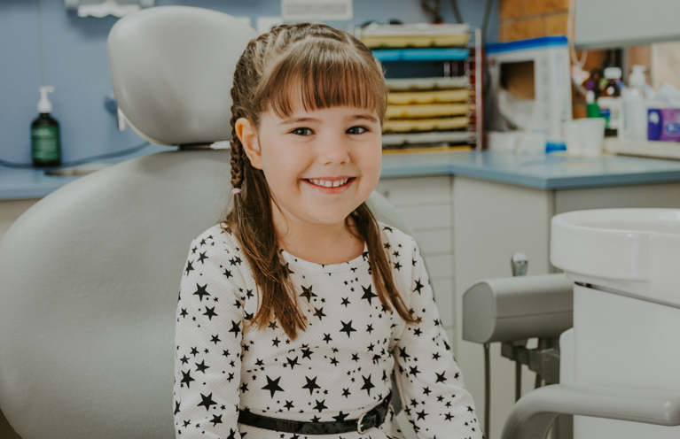 Tamworth Oral Health and Dental Care | Smiling multi-generational family